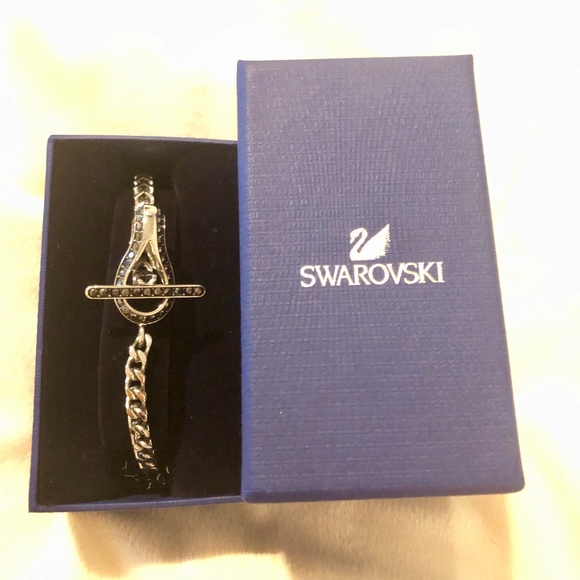 SWAROVSKI Necklace - Black Crystal Closure/Pendant - Picture 1 of 8